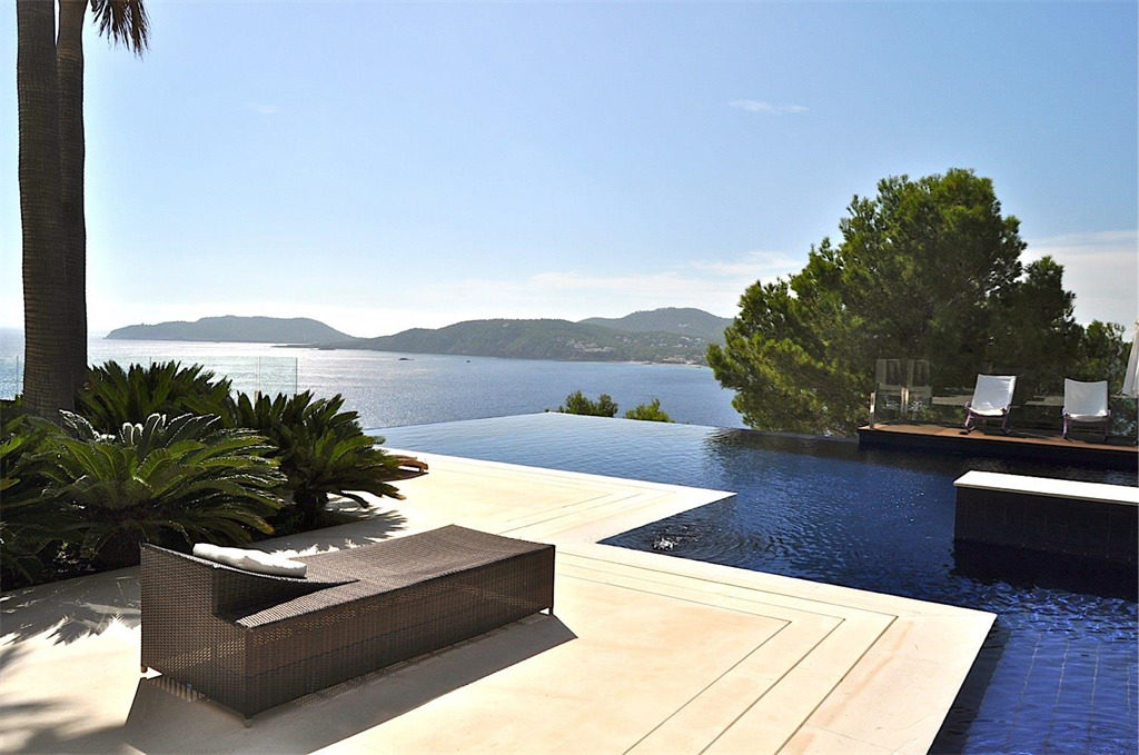 Luxury modern villa in Ibiza Luxury modern villa in Ibiza